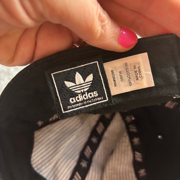 ADIDAS Original Strapback Black Baseball Cap Hat One Size Fits Most - Picture 4 of 5